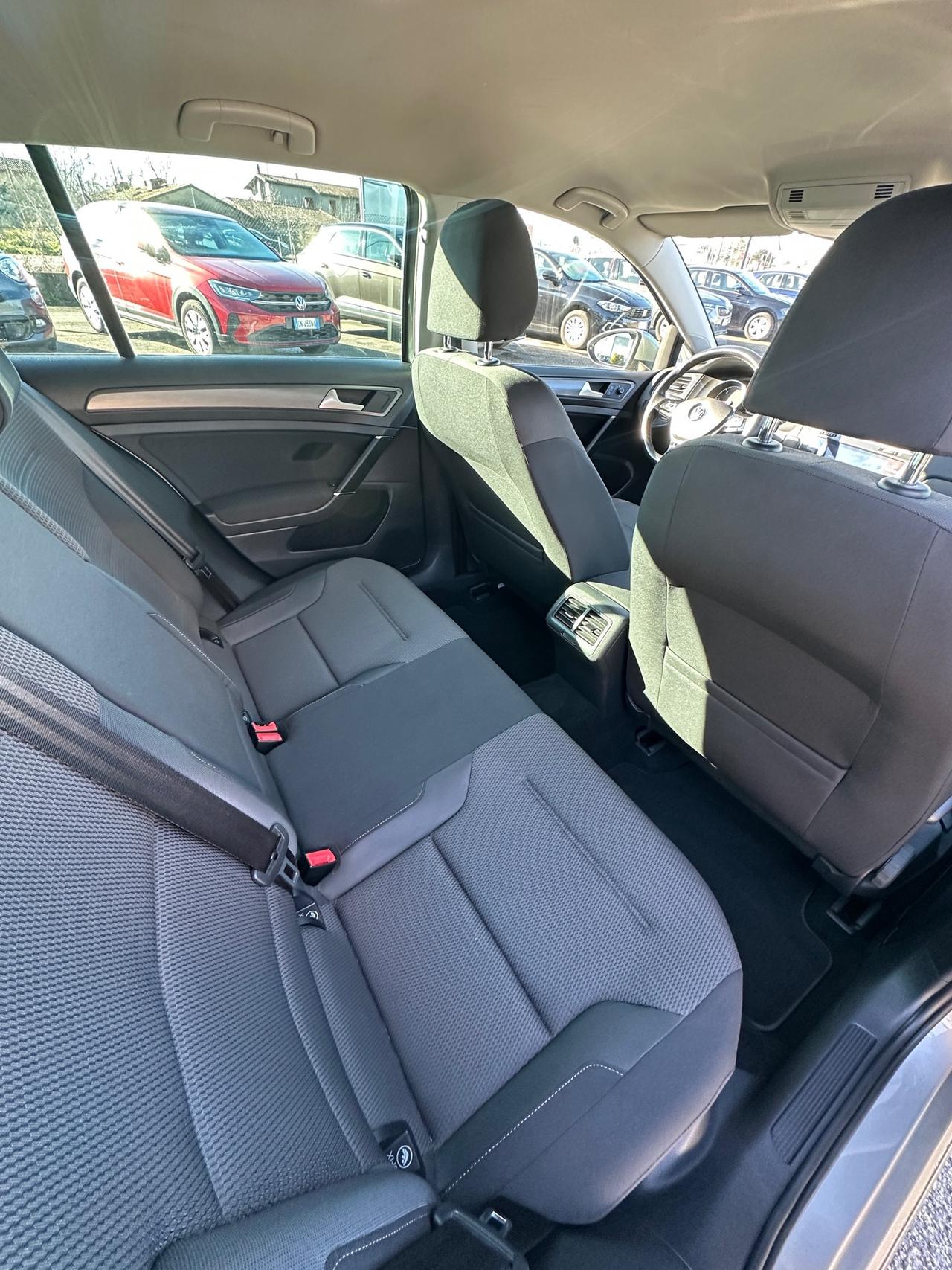 Volkswagen Golf 1.6 TDI DSG Business BlueMotion Technology - 2017