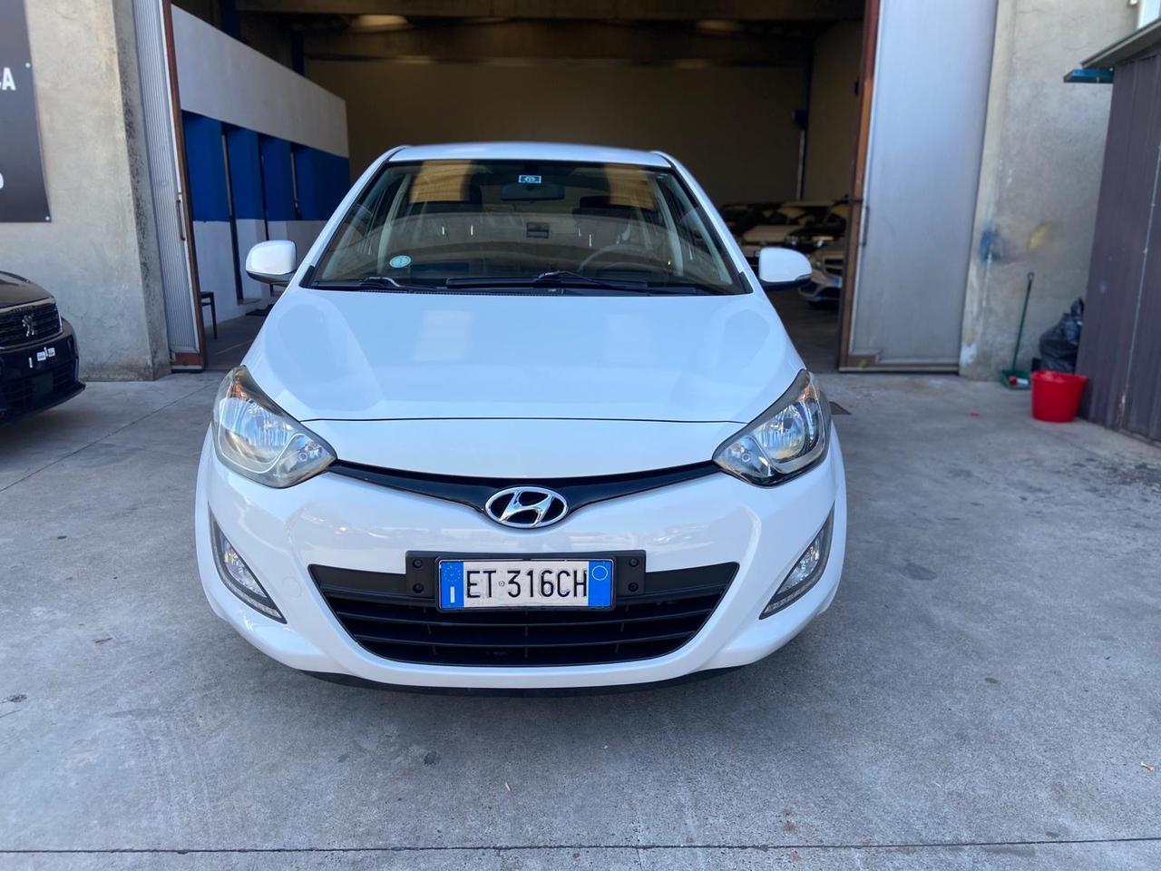 Hyundai i20 1.2 5p. Econext Sound Edition