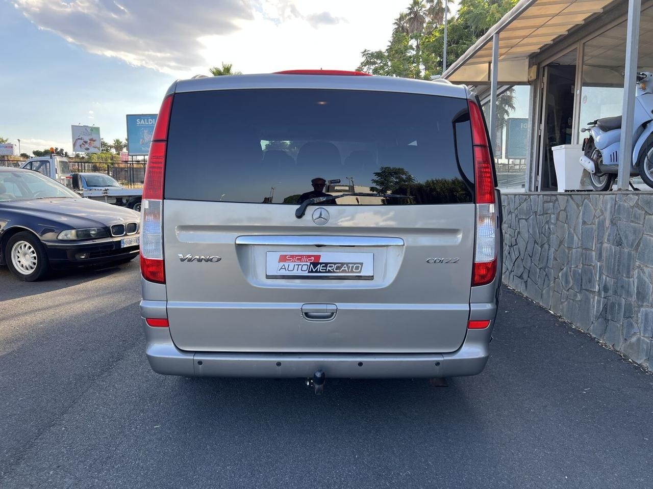 MERCEDEZ VIANO anno 2010