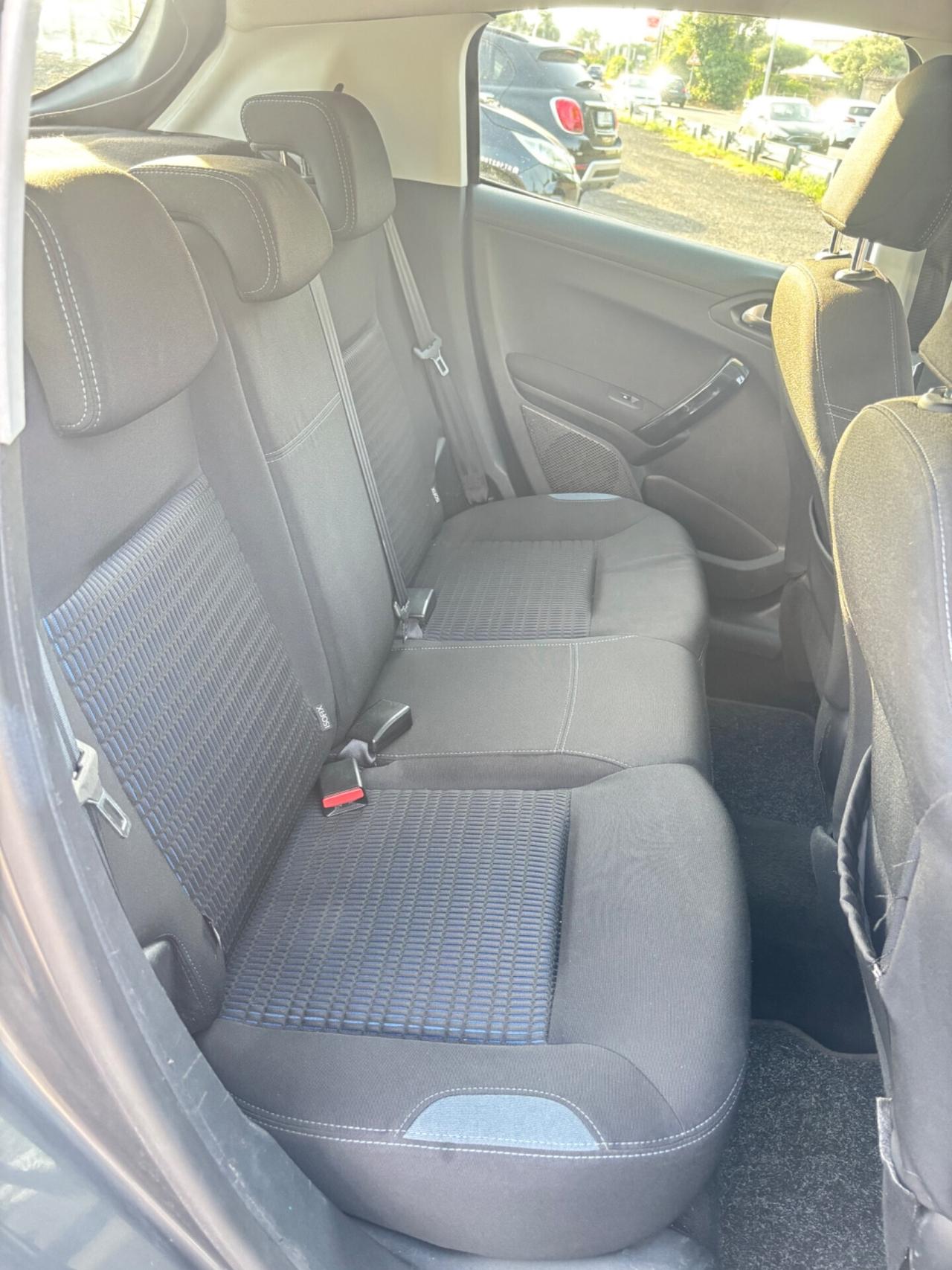 Peugeot 208 1.4 HDi 68 CV 5 porte Allure