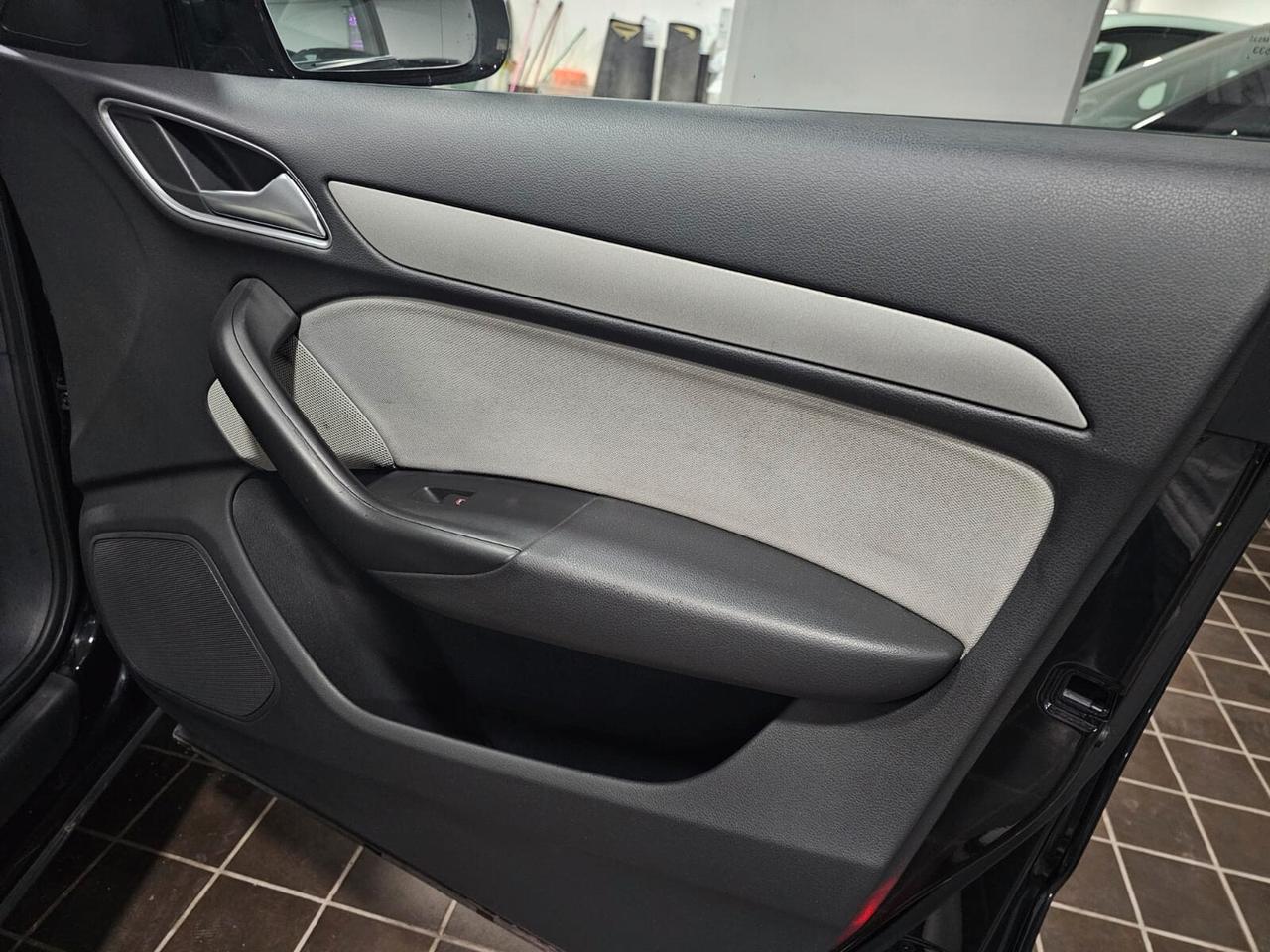 NUOVA AUDI Q3 IDENTITY BLACK-LINE 2.0 TDI 140CV