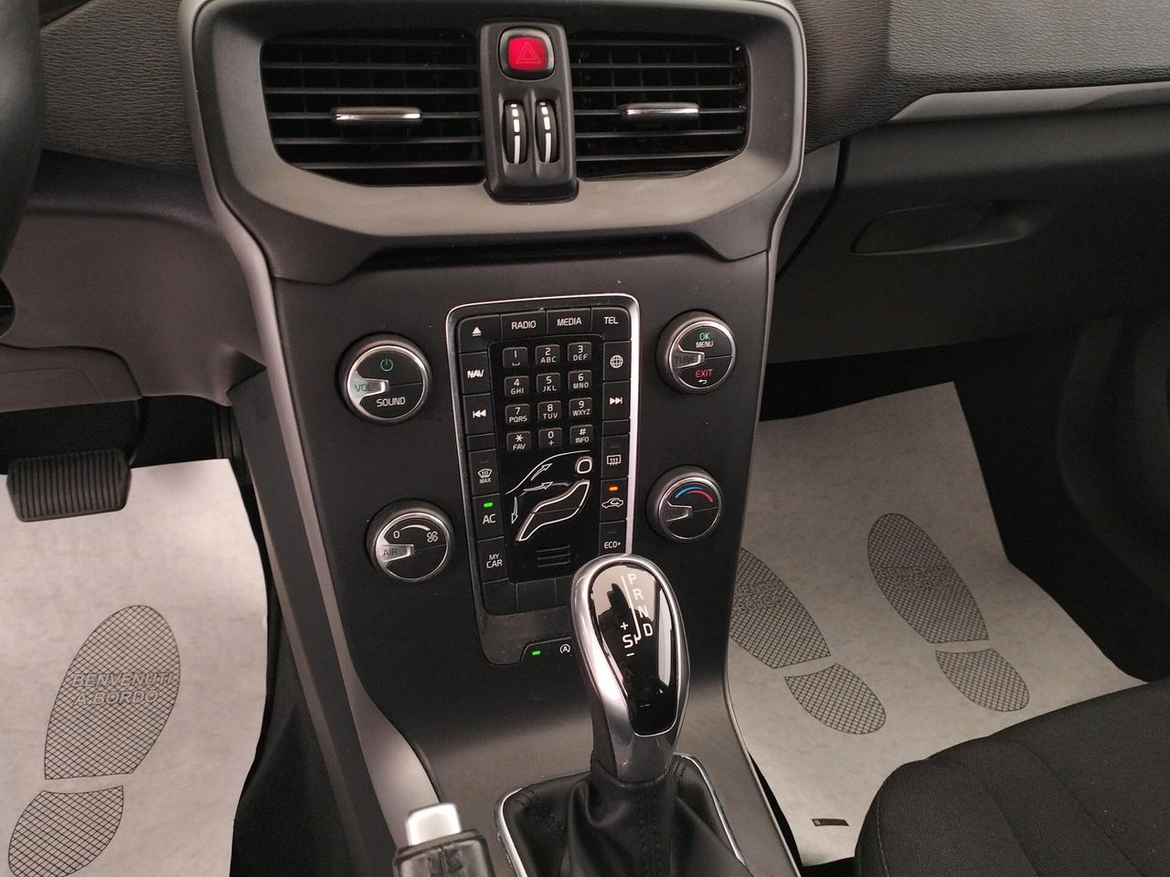 Volvo V40 D2 Geartronic Business - NEOPATENTATI
