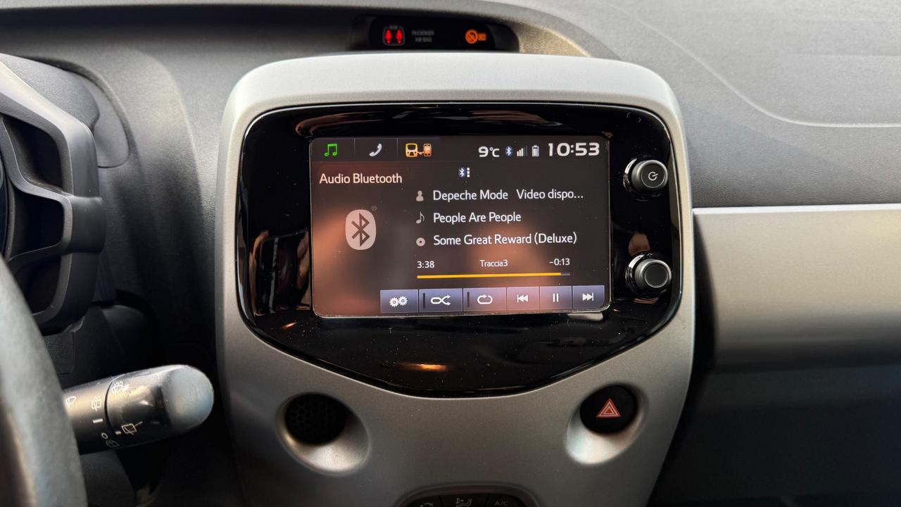 Toyota Aygo 1.0 VVT-i 69 CV 5 porte x-cite TSS