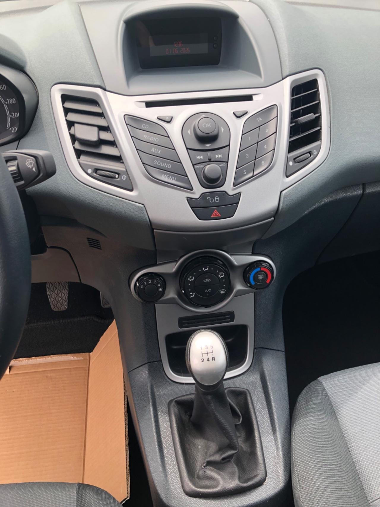 Ford Fiesta 1.4 TDCi 68CV 5 porte Titanium