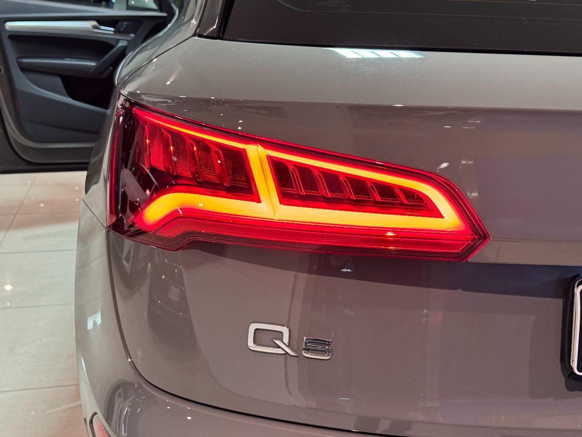 AUDI Q5 2.0 TDI quattro S tronic Grigio Quantum