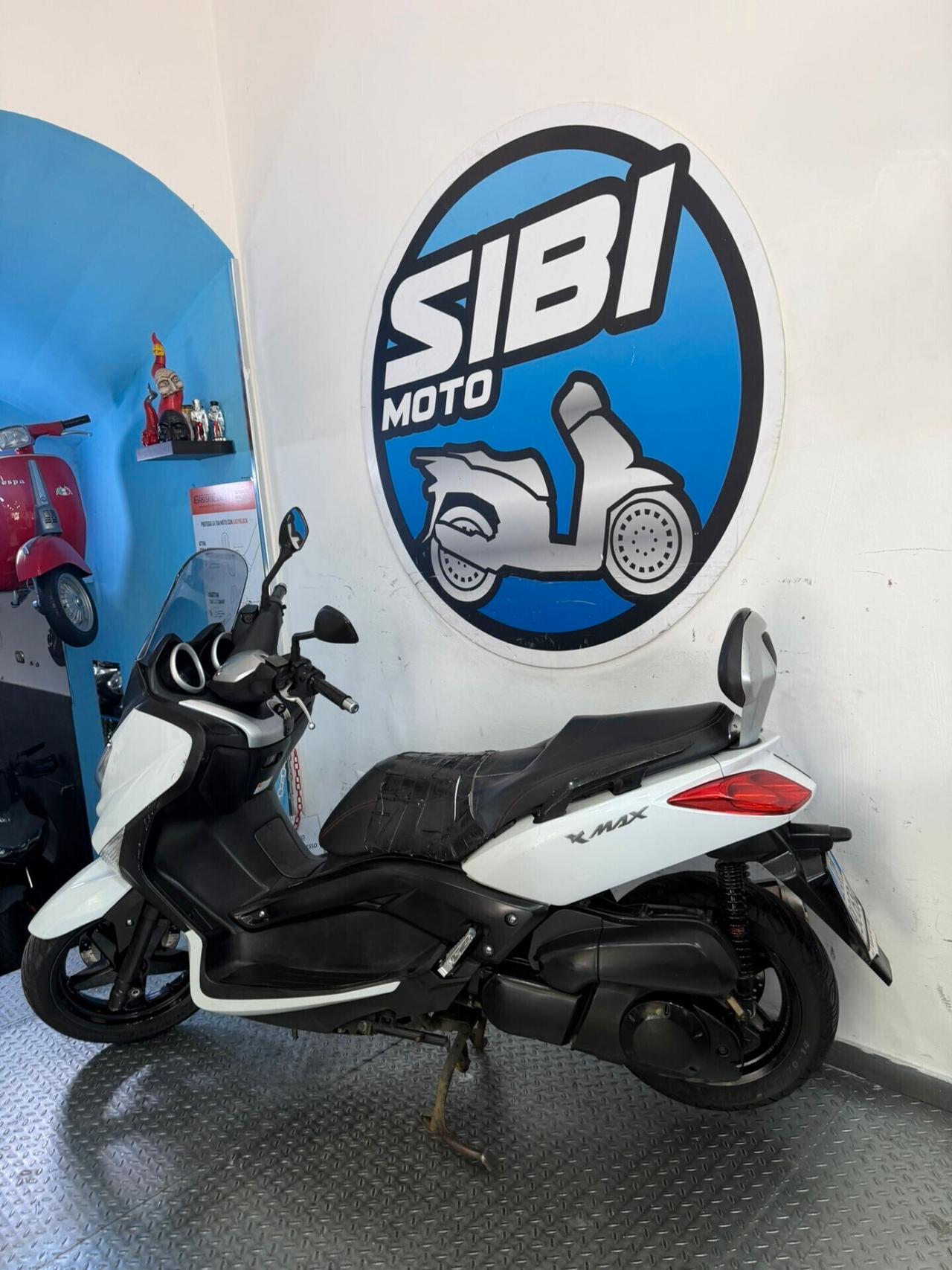 Yamaha X-Max 250