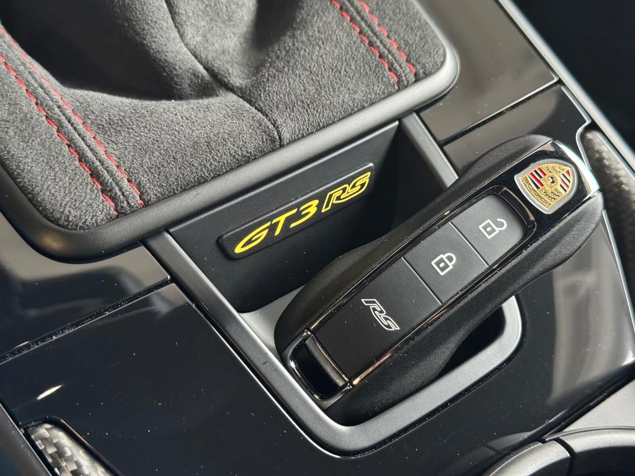 Porsche 911 GT3 RS Weissach