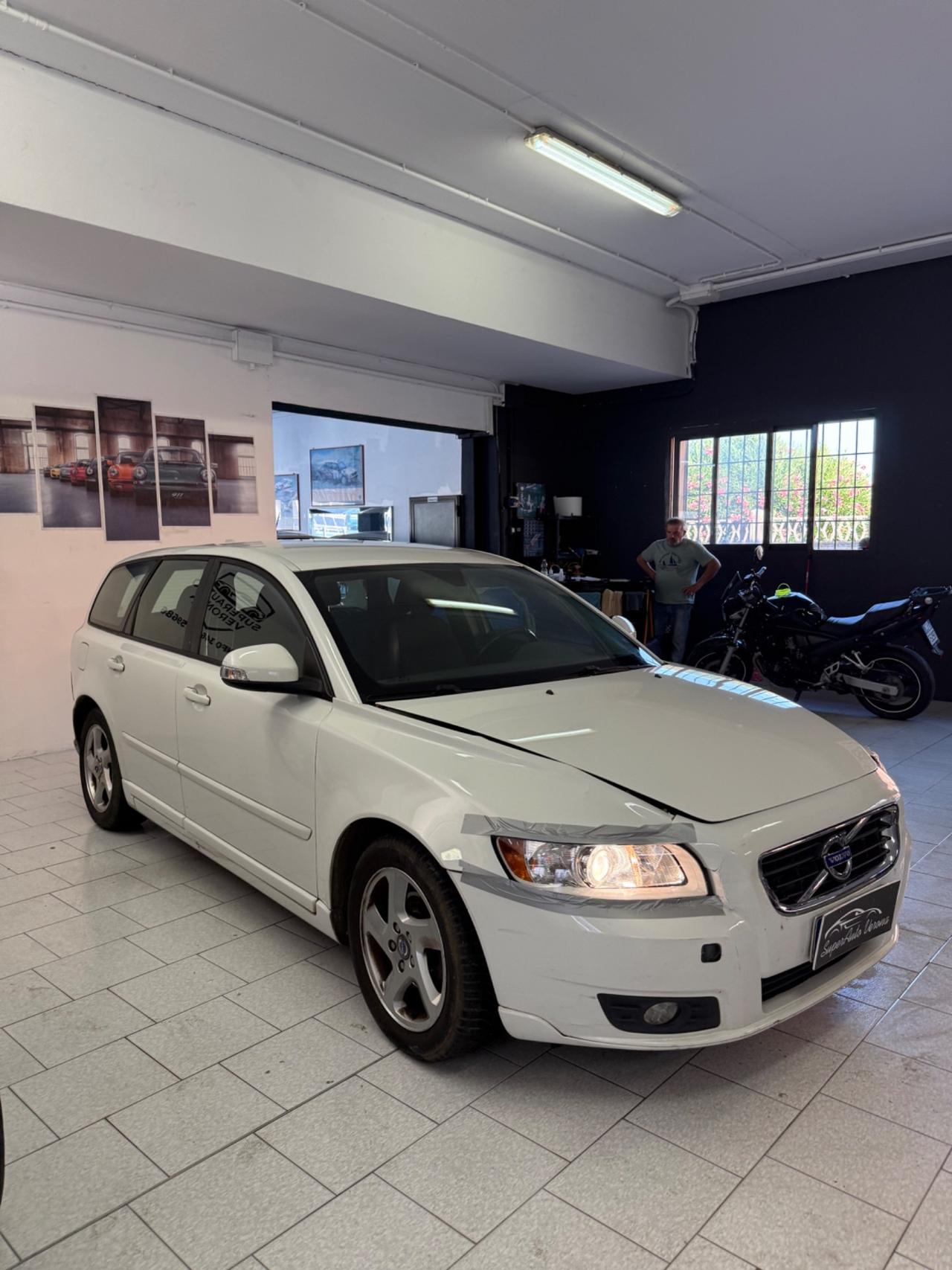 Volvo V50 D2 R-design