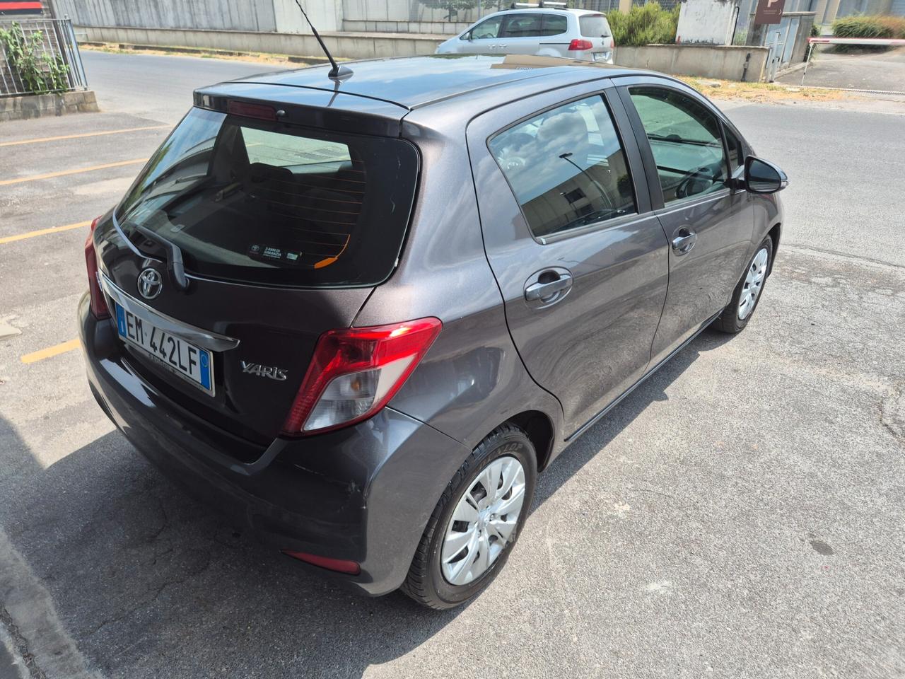 Toyota Yaris 1.0 5 porte Lounge BELLISSIMA