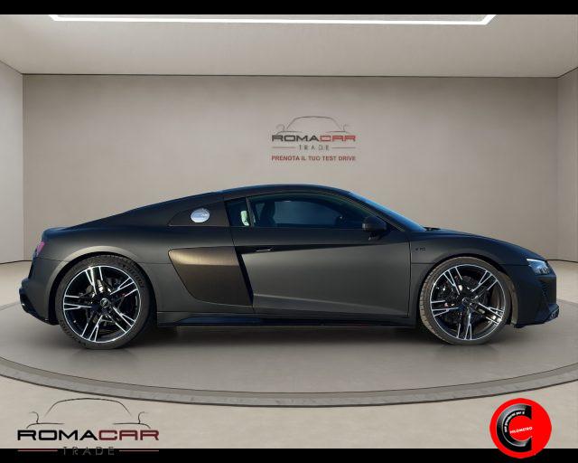AUDI R8 Coupé V10 RWD S tronic performance