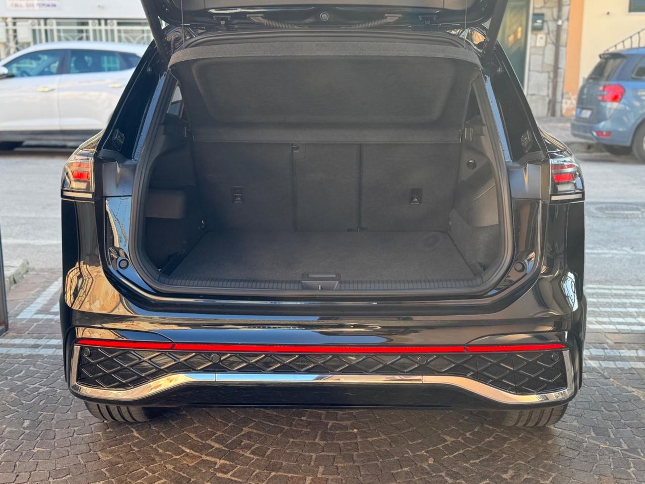 Volkswagen Tiguan 2.0 TDI 150 CV DSG R-Line TETTO IVA DEDUCIBILE