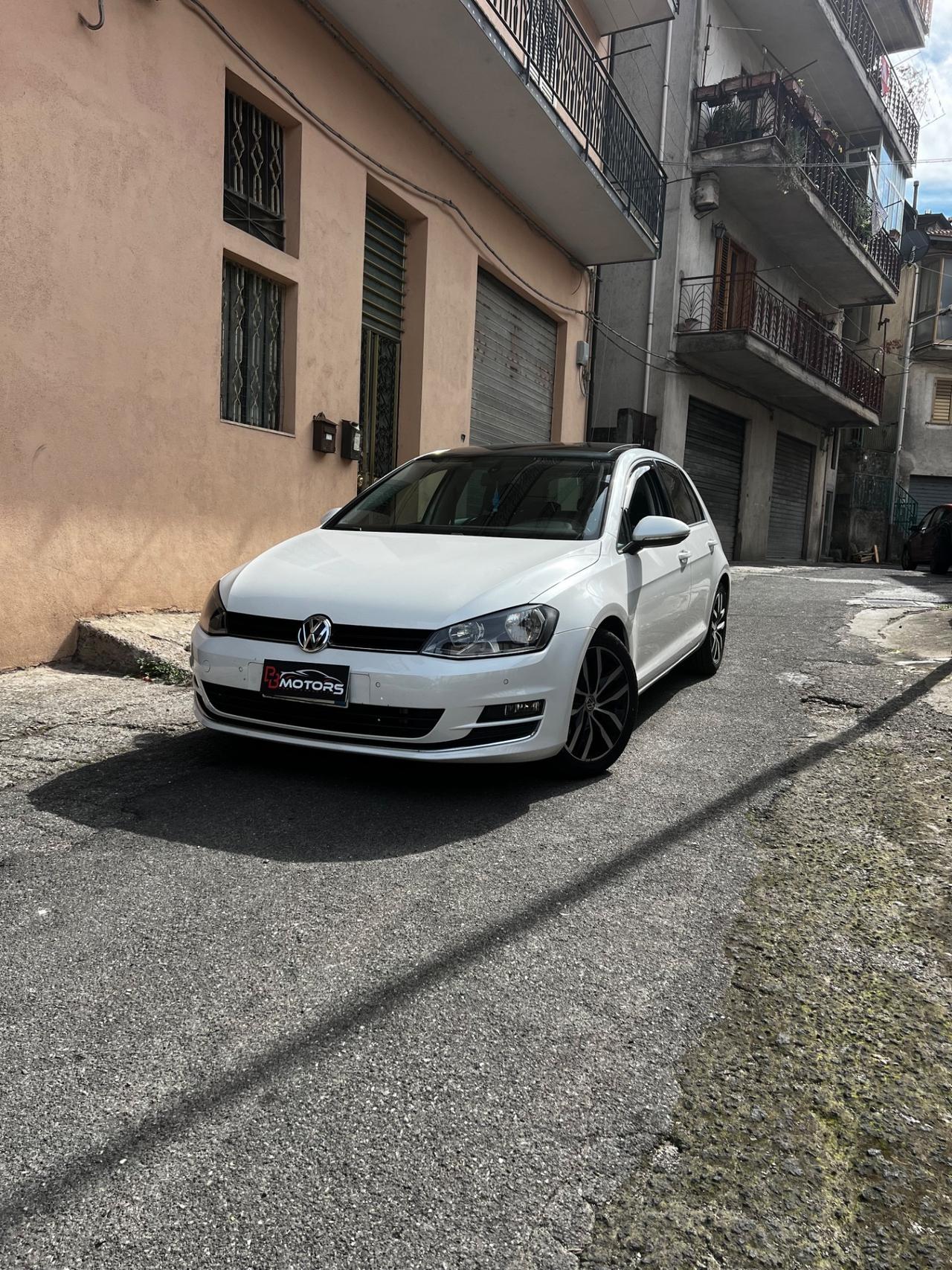 Volkswagen Golf 1.6 TDI 5p. Highline con tettuccio