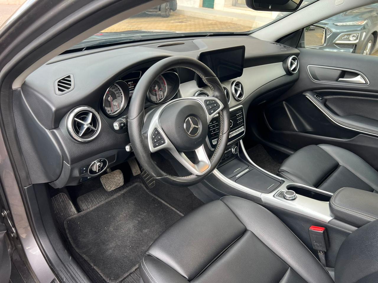 Mercedes-benz GLA 200 GLA 200 d Premium