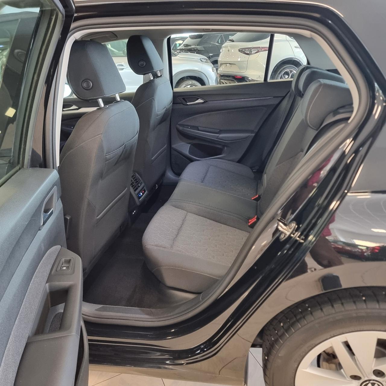 VOLKSWAGEN GOLF 8 LIFE 2.0 TDI 115cv Euro 6E