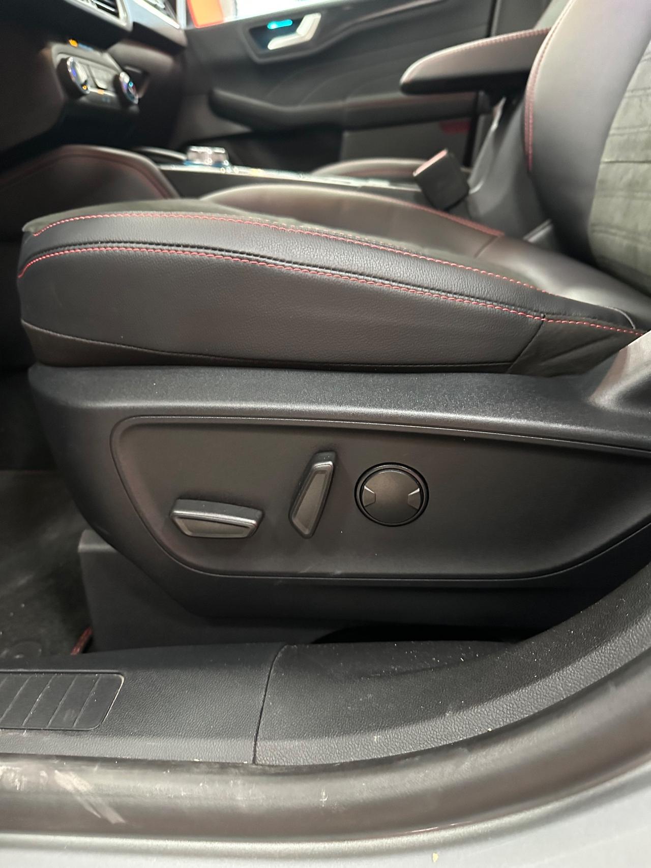 Ford Kuga 2.5 Full Hybrid 190 CV CVT 2WD ST-Line