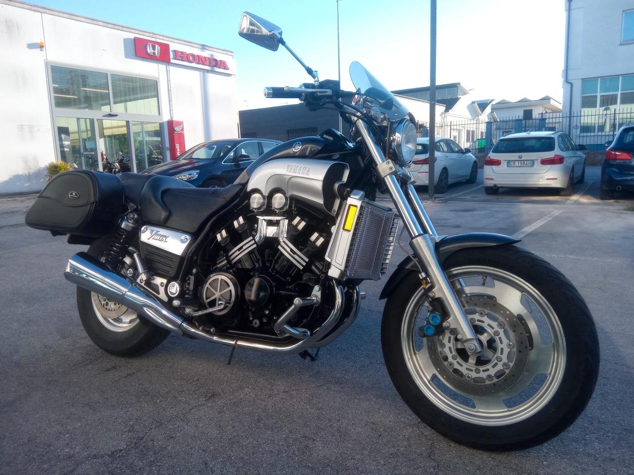 Yamaha VMAX 1200