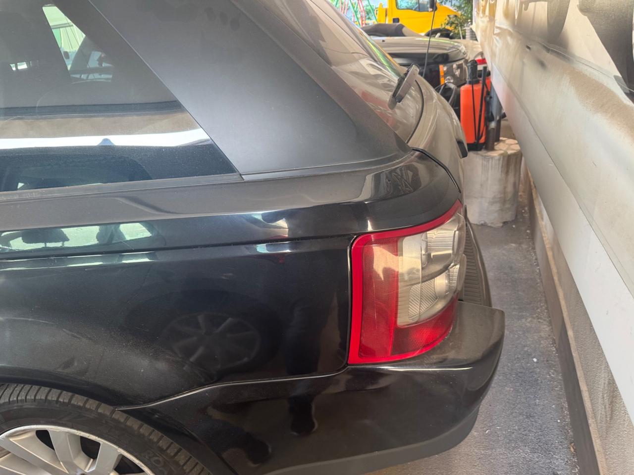 Land Rover has 3.6 TDV8 HSE Autocarro