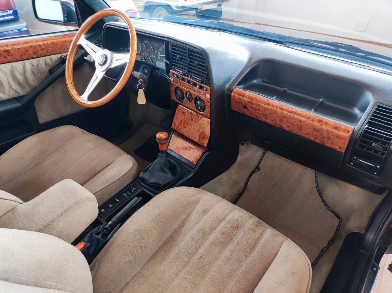 Lancia Thema 2.0 Turbo i.e. 16v