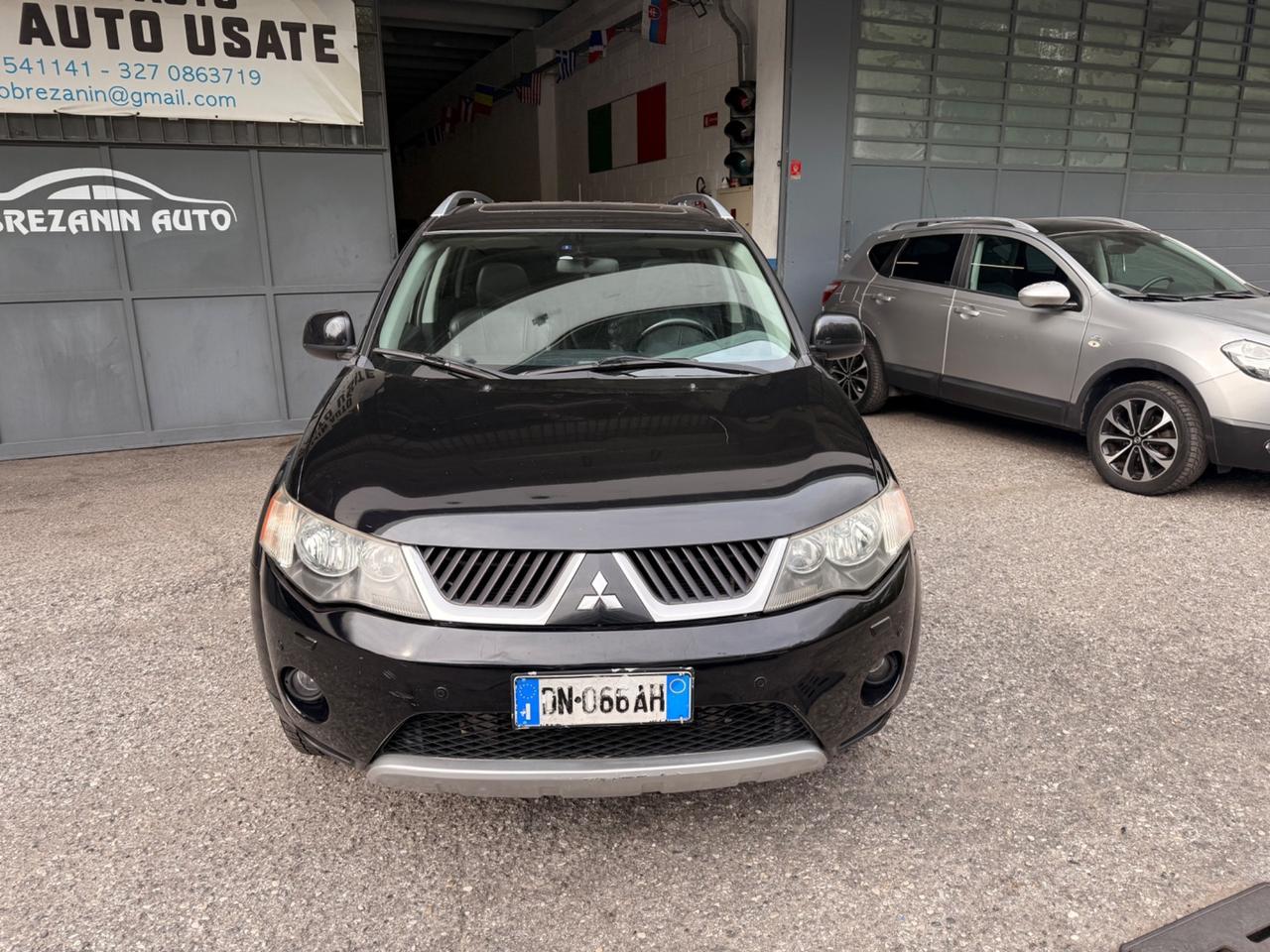 Mitsubishi Outlander 2.0 DI-D Instyle 7 p.ti DPF