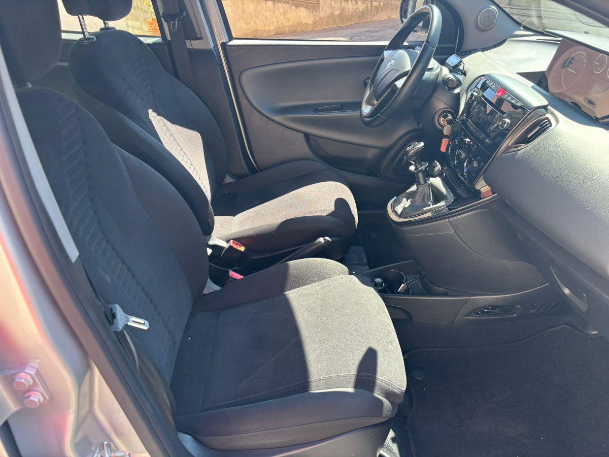 LANCIA Ypsilon 1.2 69 CV 5 porte S&S Silver
