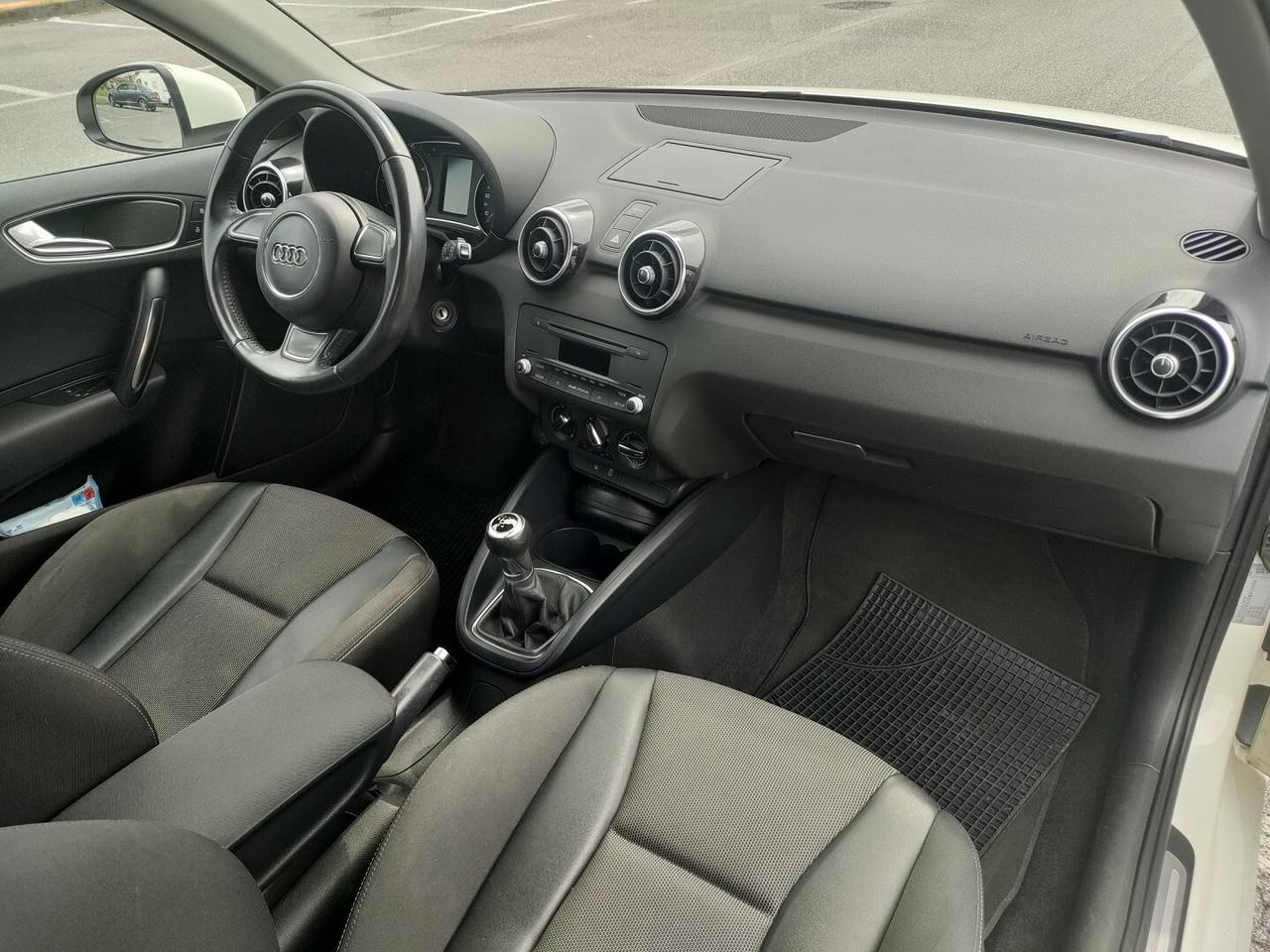 AUDI A1 1.6 tdi Attraction c/clima 90cv