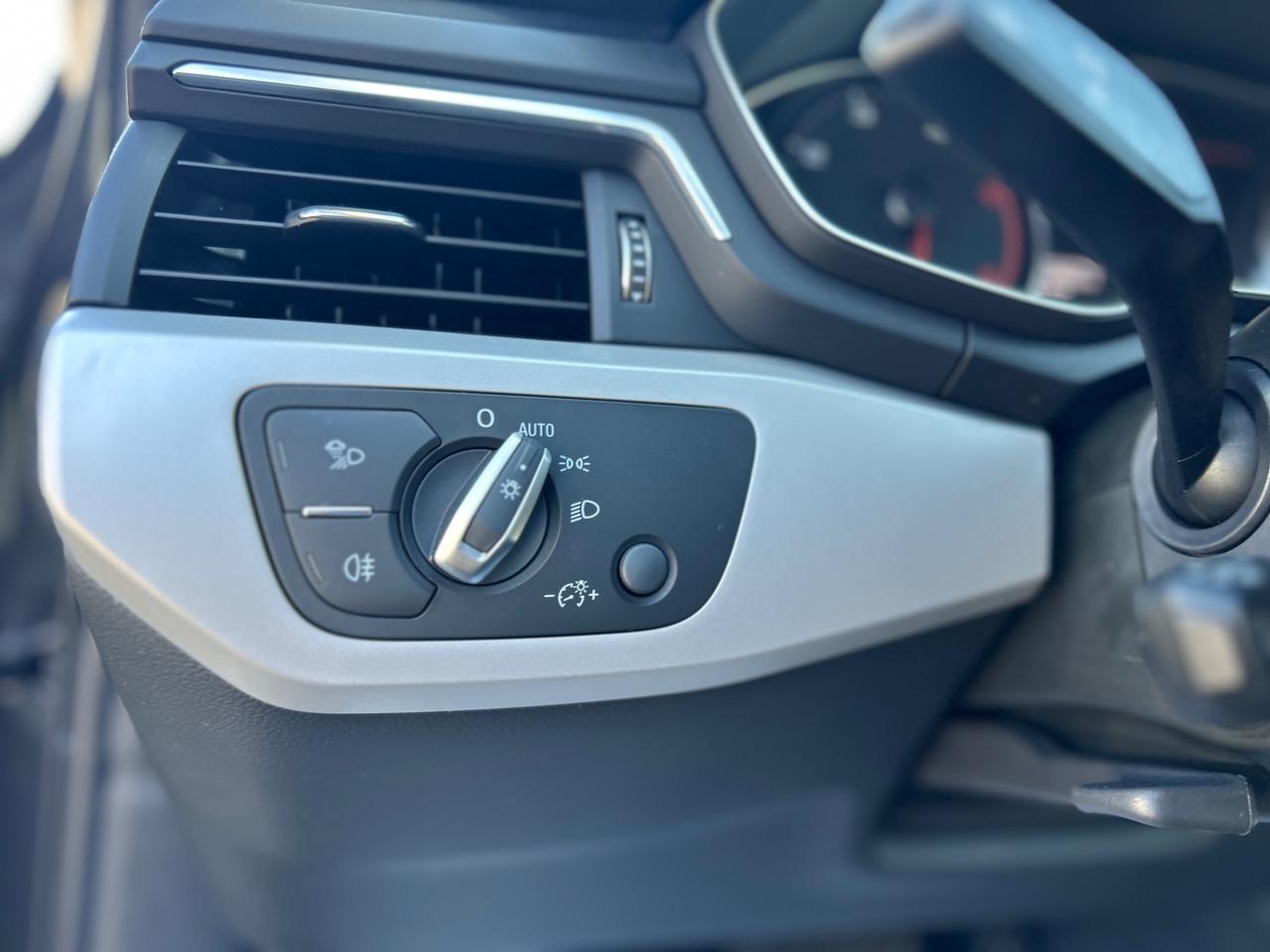 Audi A4 Avant 30 2.0 tdi mhev 136cv s-tronic