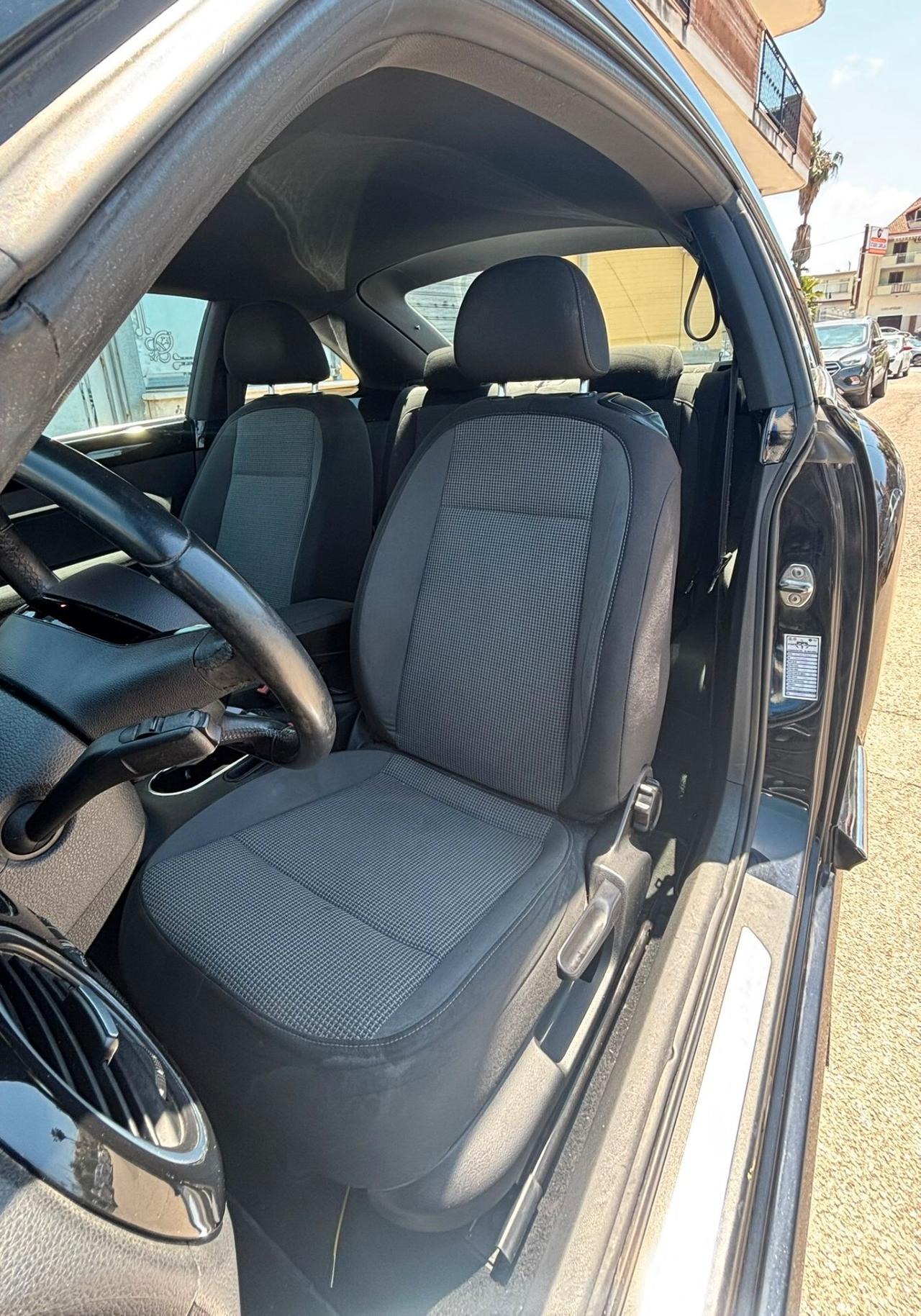 Volkswagen Maggiolino 1.6 TDI Design ANNO 2012