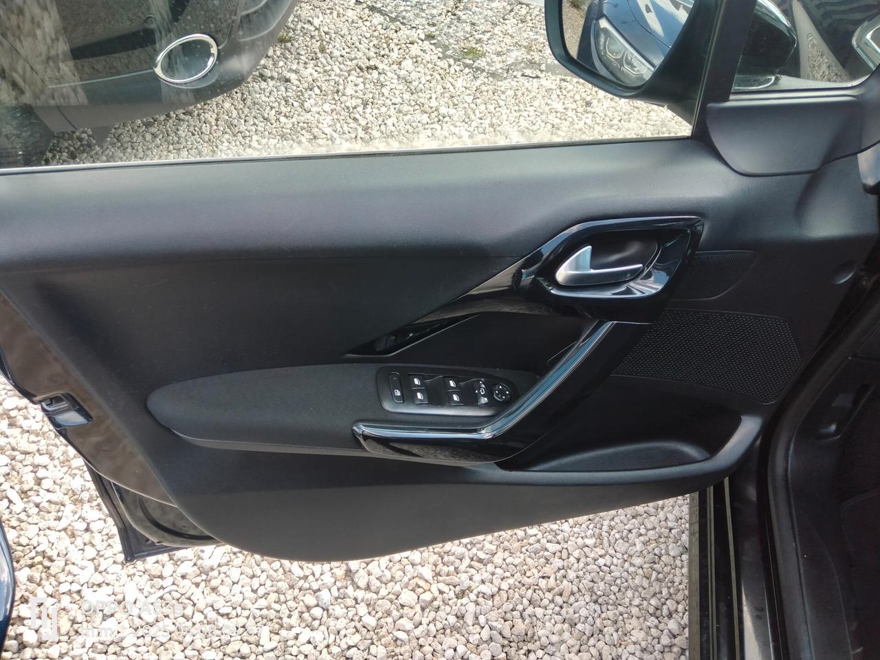 Peugeot 208 BlueHDi 75 5 porte Allure