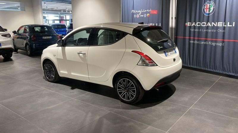 Lancia Ypsilon 1.0 FireFly 5 porte S&S Hybryd Gold