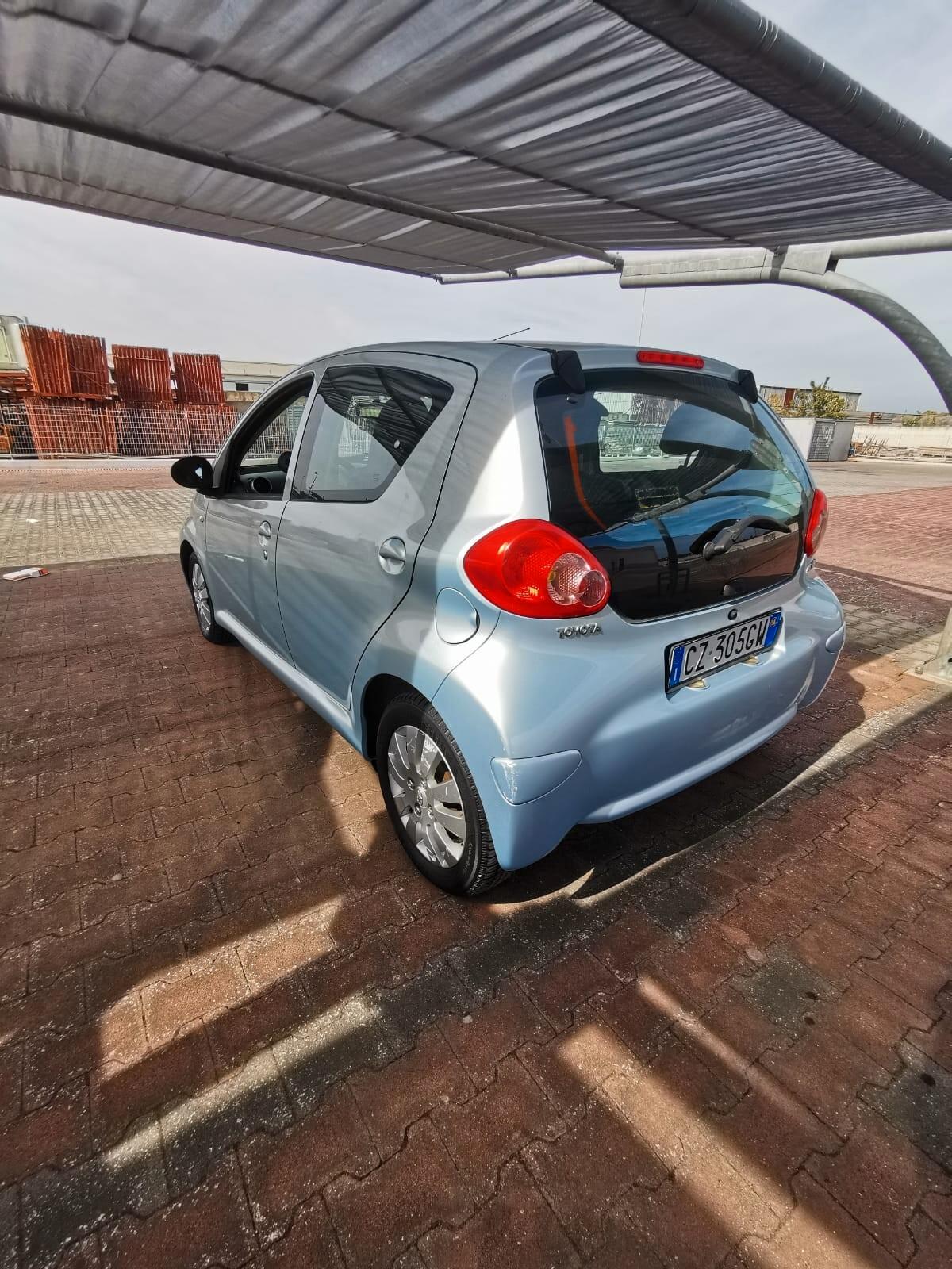 Toyota Aygo 1.0 12V VVT-i 5P. Sol autom