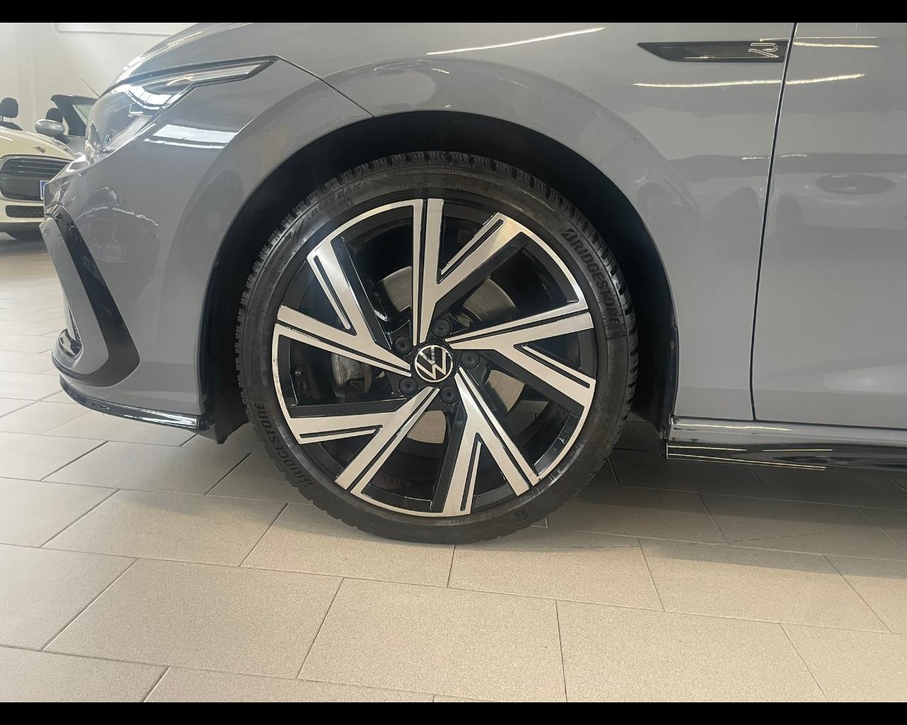 VOLKSWAGEN Golf 8ª serie - Golf Variant 2.0 TDI 150 CV DSG SCR R-Line