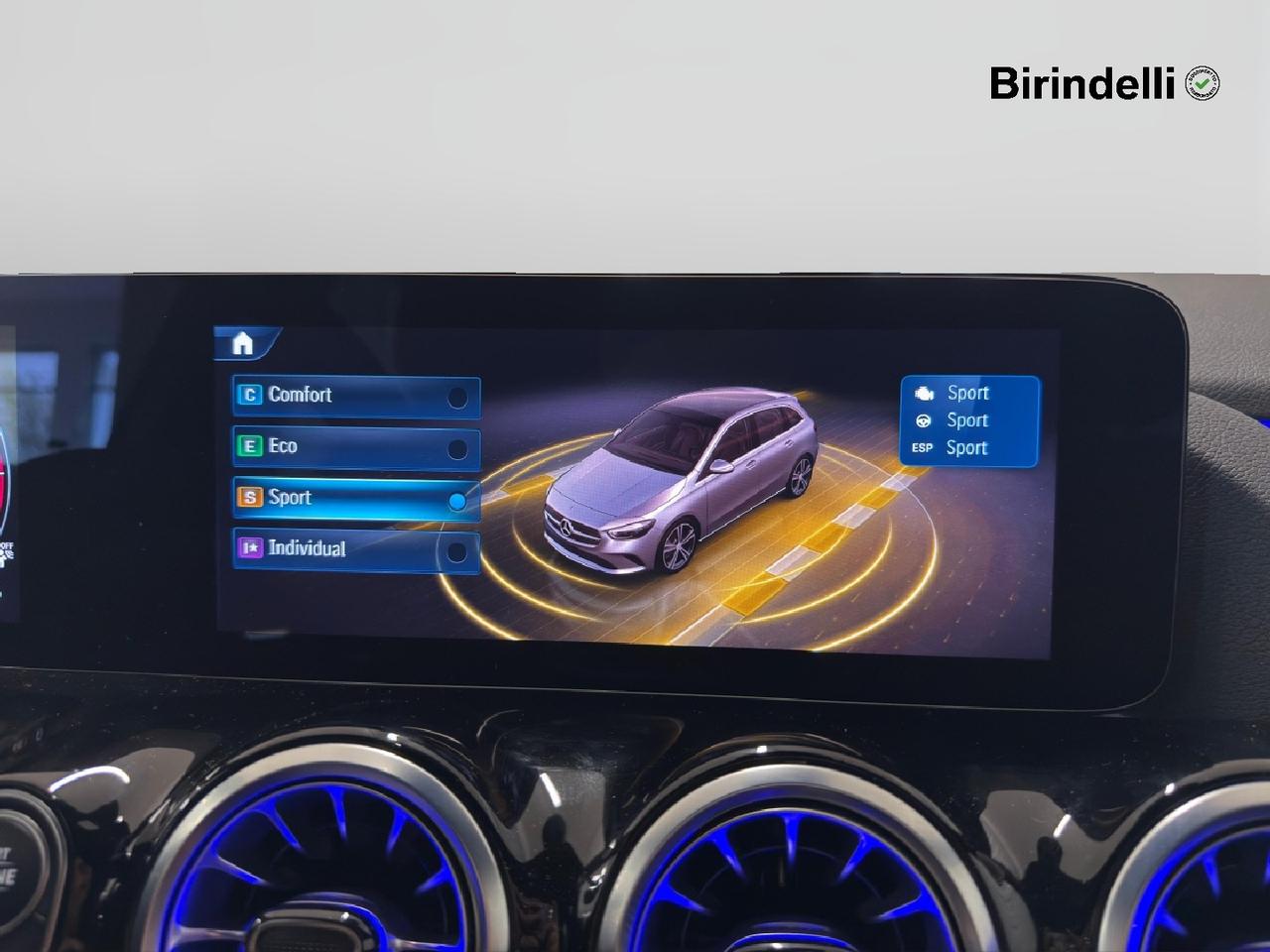 Mercedes-Benz Classe B (W247) - B 180 d Automatic AMG Line Premium