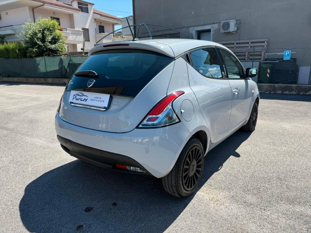 Lancia Ypsilon III 1.2 Silver Gpl 69cv