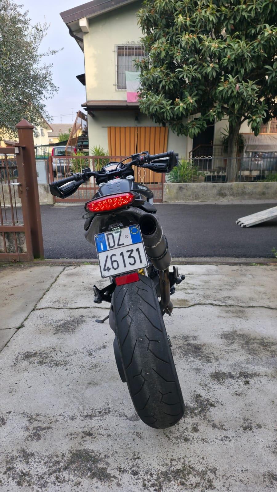 Ducati Hypermotard 796