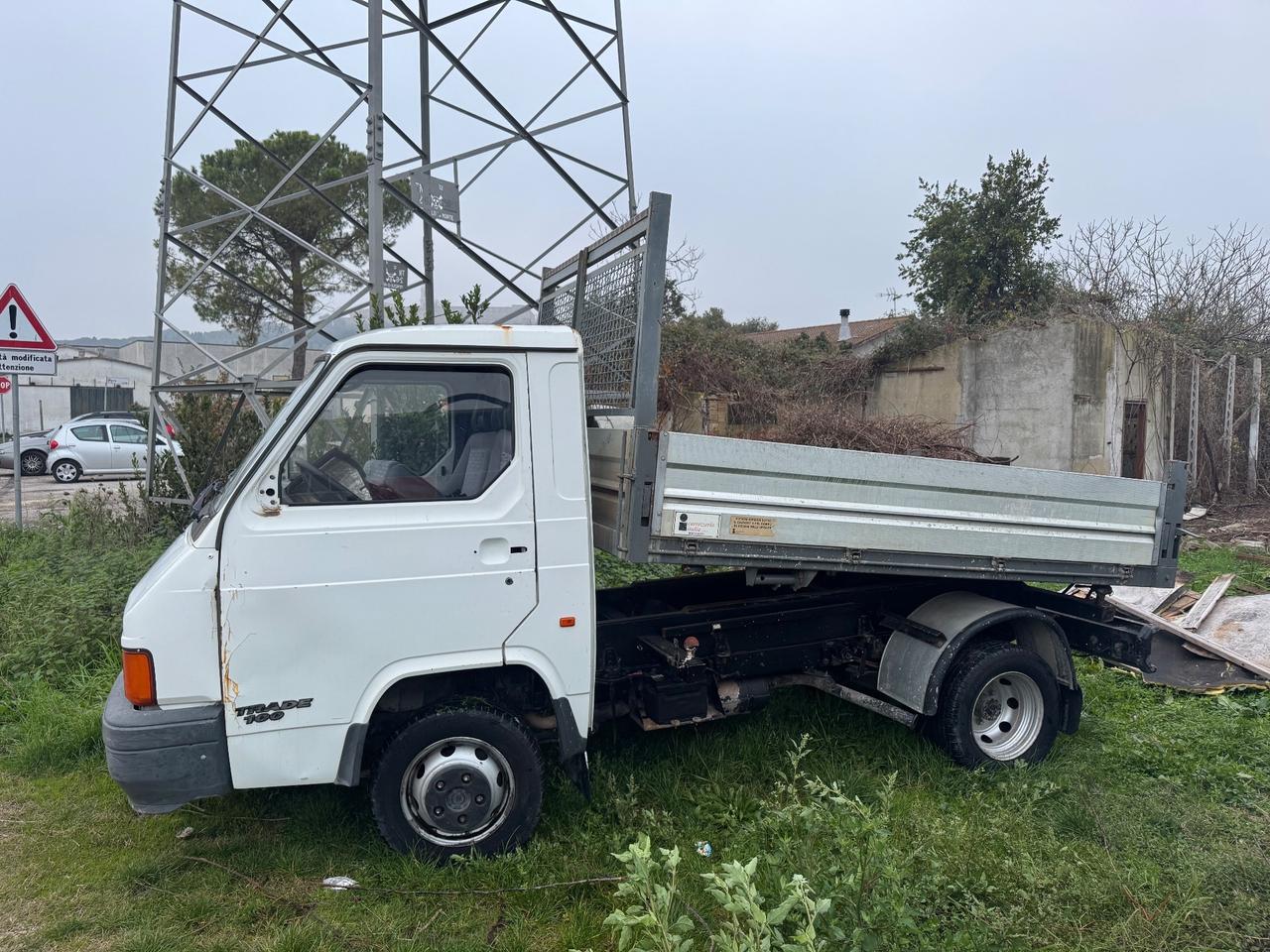 Nissan Trade 100 RIBALTABILE TRILATERALE 3.0 Diesel 106cv