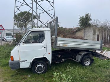 Nissan Trade 100 RIBALTABILE TRILATERALE 3.0 Diesel 106cv