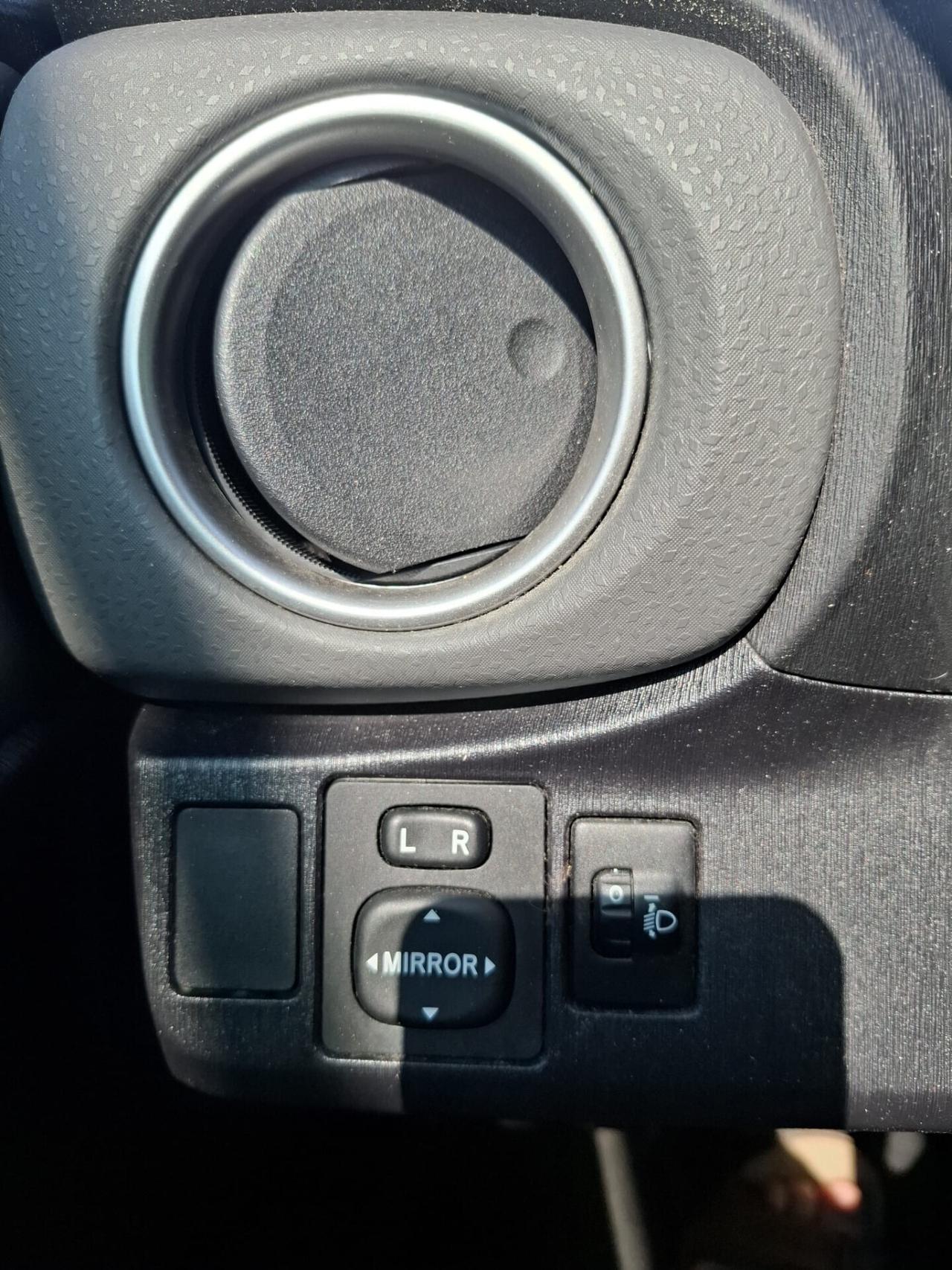 Toyota Yaris 1.0 5 porte Lounge