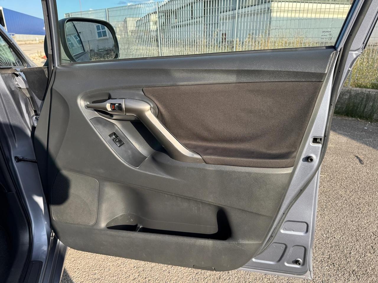 Toyota Verso 2.0 D Sol 146000 km GARANZIA 12 m