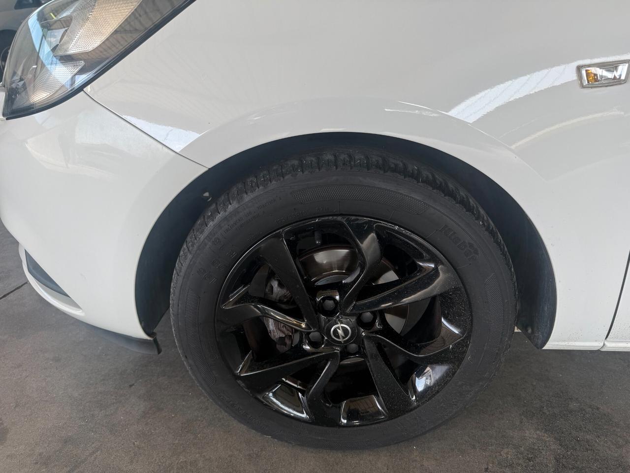 Opel Corsa 1.4 90CV GPL Tech Coupé n-Joy