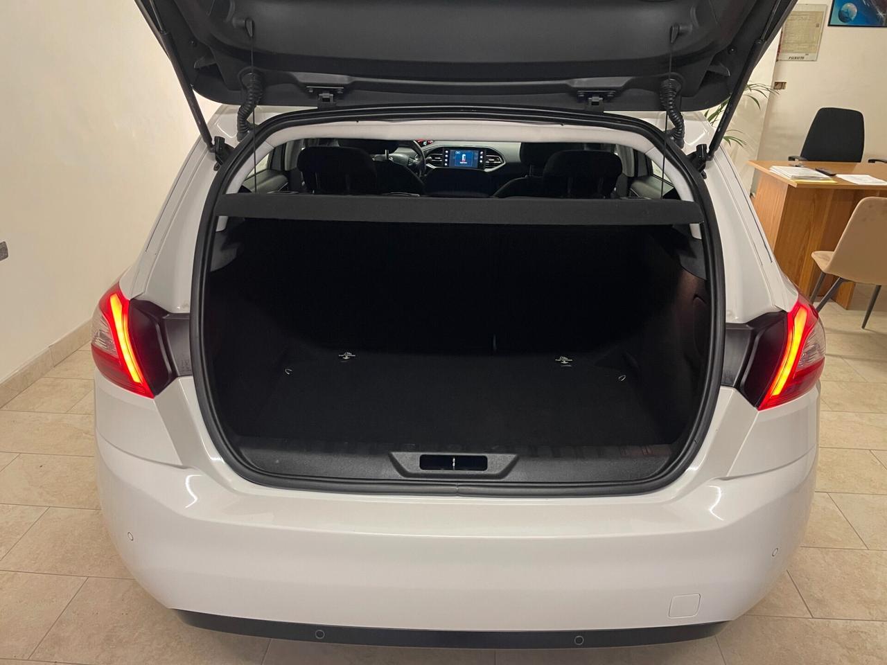 Peugeot 308 1.6 HDi 115 CV Allure GT LINE NEOPATENTATI TAGLIANDO