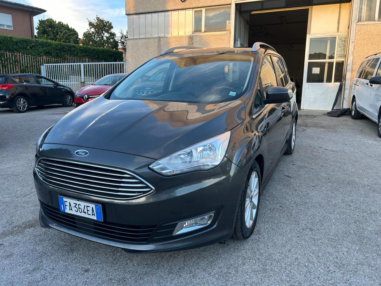 Ford C-Max7 1.5 TDCi 120CV 7 Posti Gancio Traino