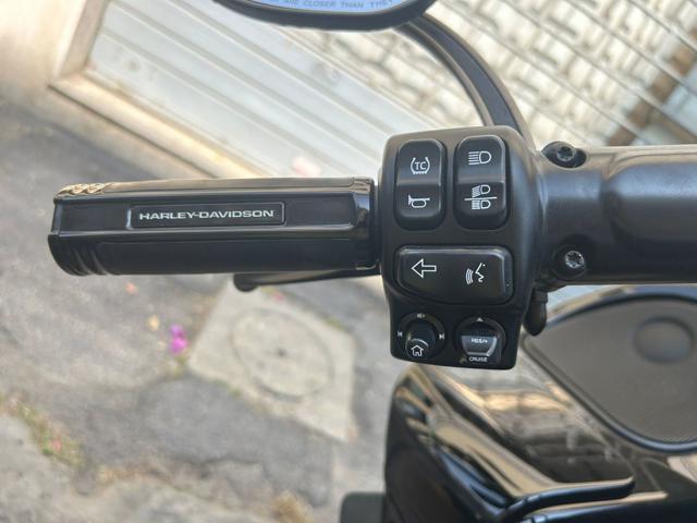 HARLEY-DAVIDSON CVO Road Glide ST
