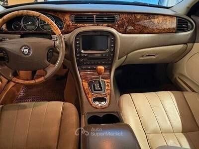 JAGUAR S-TYPE CAMBIO AUT. Diesel 2.7 CV 207 V6 Km 156.642 certificati
