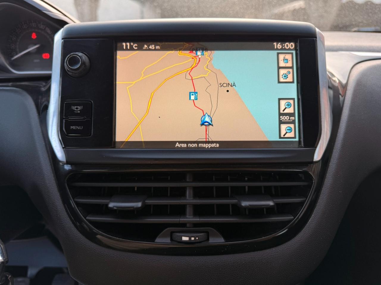 Peugeot 208 1.4 HDi 68CV Allure - 2013