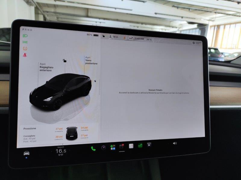 TESLA Model Y - Model Y AWD Performance