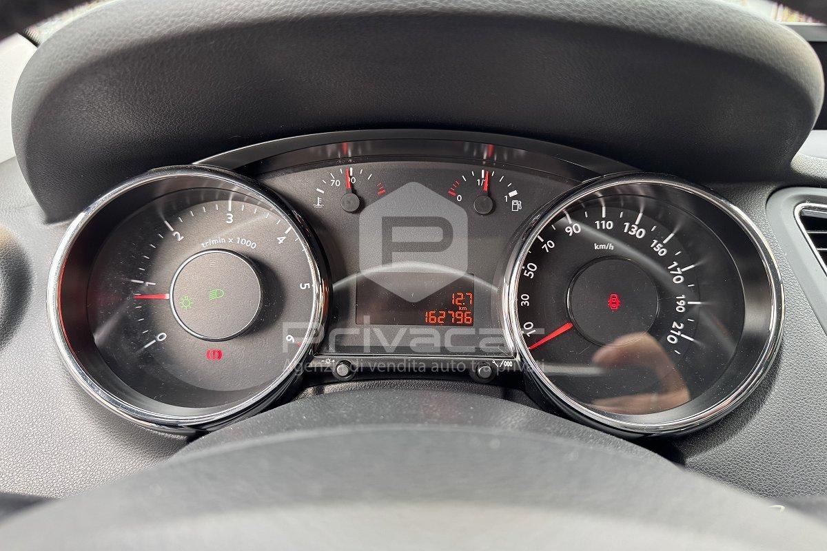 PEUGEOT 5008 2.0 HDi 150CV Business
