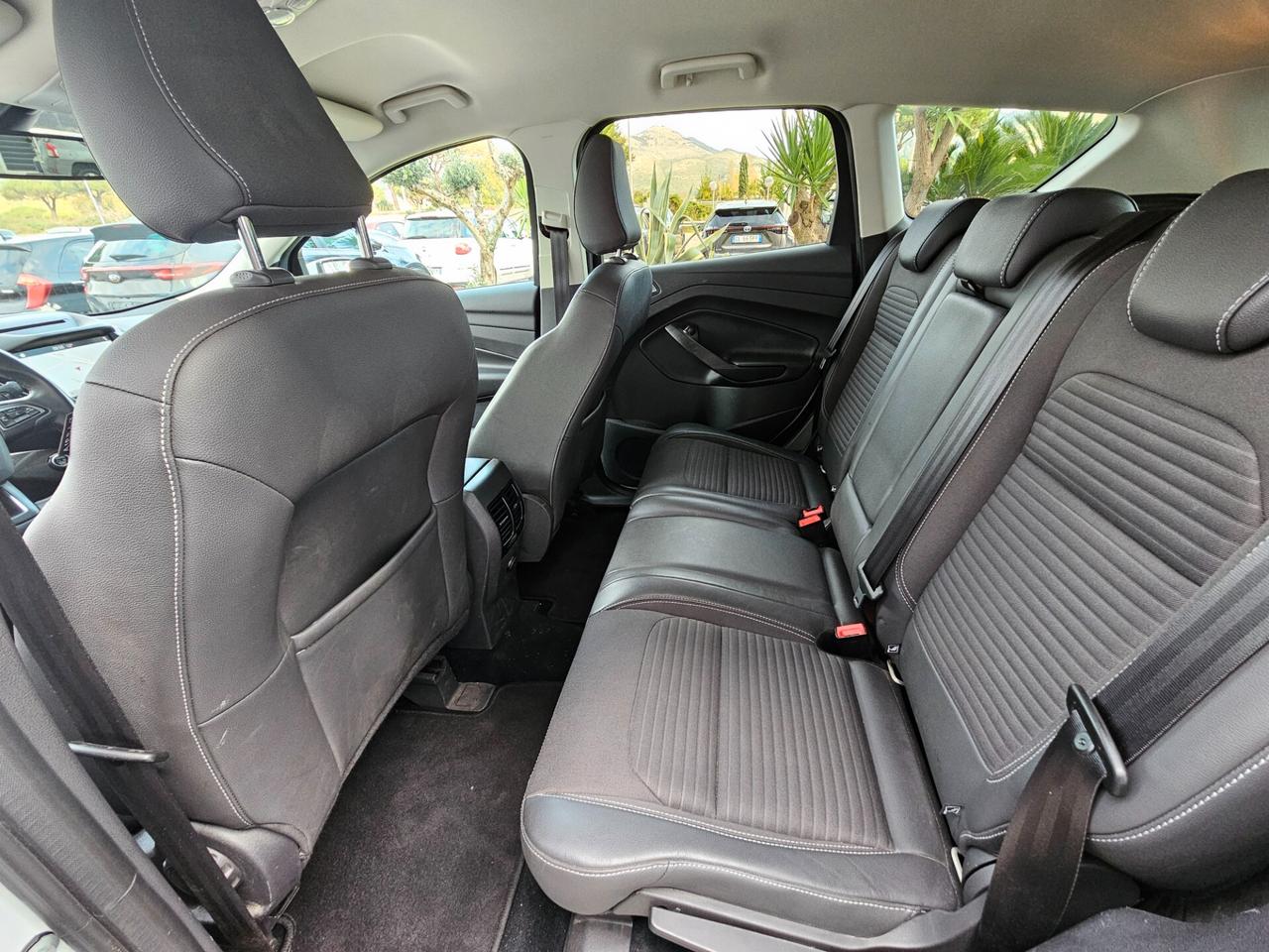 Ford Kuga 1.5 TDCI 120 CV S&S 2WD Powershift Edition