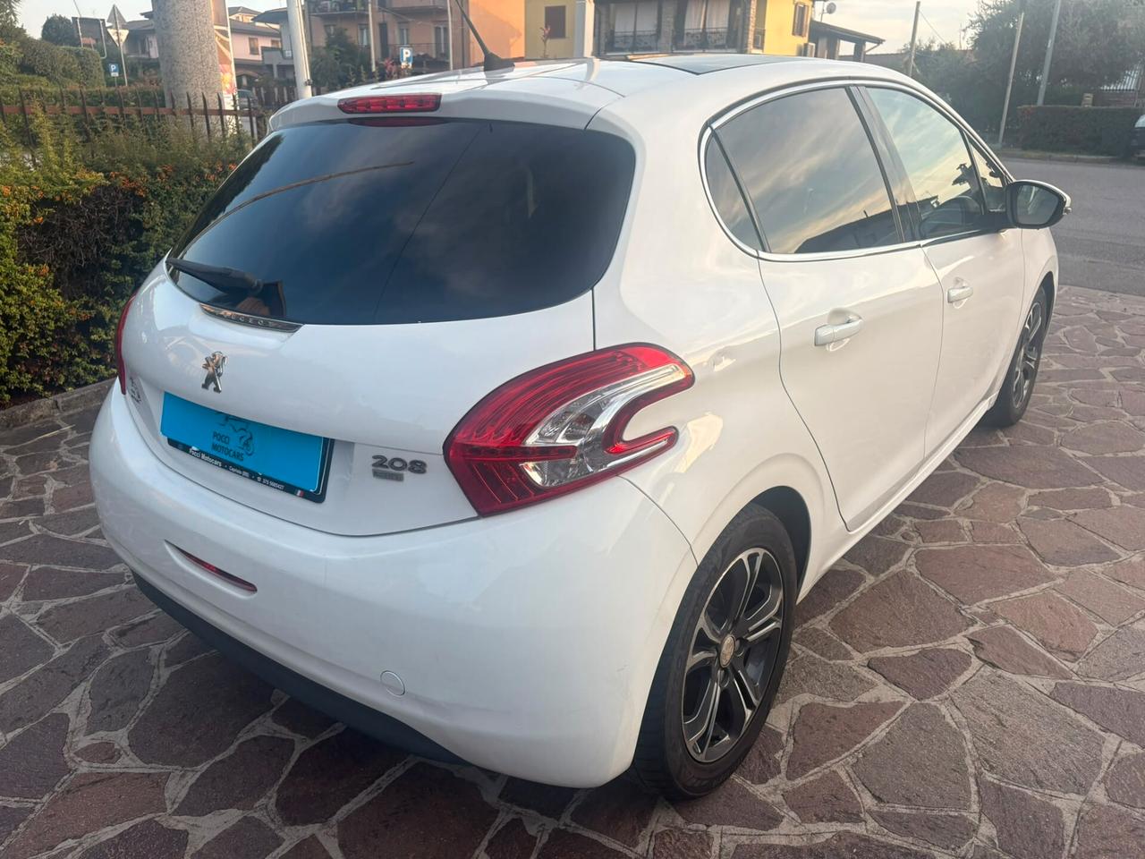 Peugeot 208 1.6 e-HDi 92 CV Stop&Start 5 porte Allure