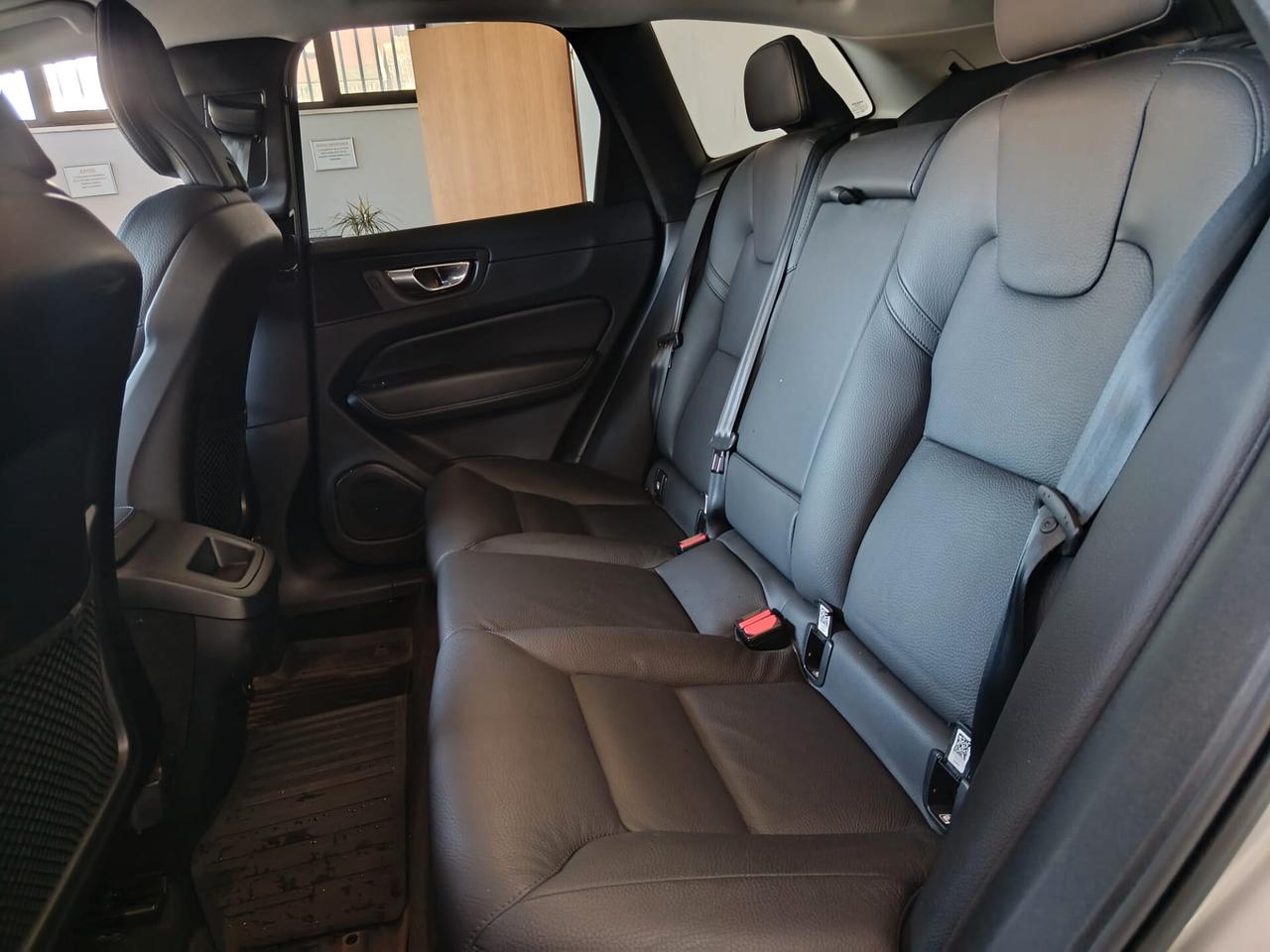 Volvo XC 60 XC60 B4 (d) automatico Core