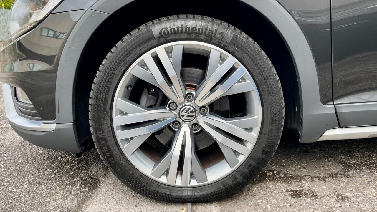 VOLKSWAGEN PASSAT VARIANT 2.0 ALLTRACK 4 MOTION DSG EXECUTIVE BMT 190CV - TETTO, PELLE, VIRTUAL COCKPIT